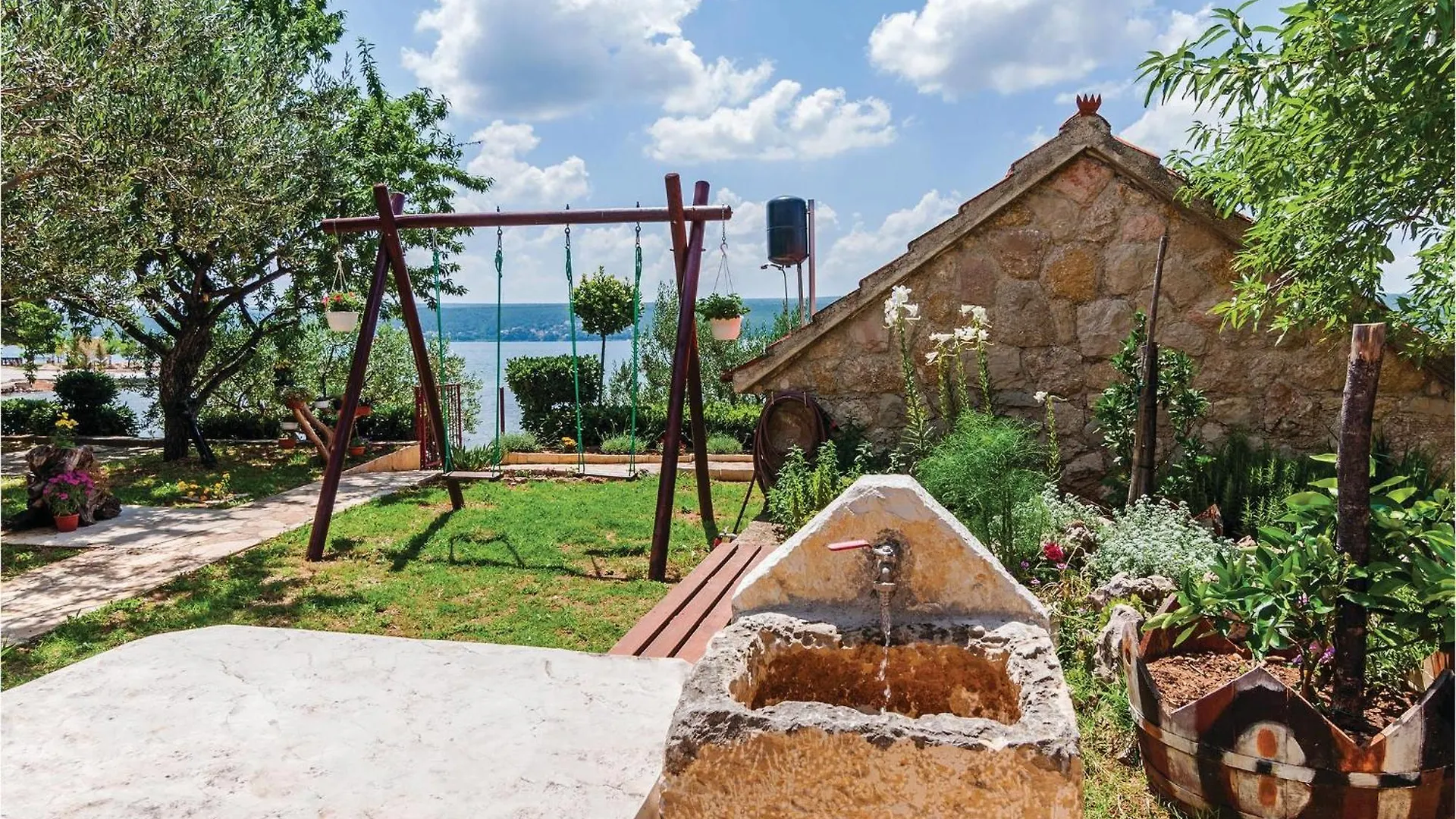 1 Bedroom Lovely Apartment In Krusevo